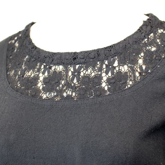 Elegant Black Lace Midi Dress - Picture 7 of 12